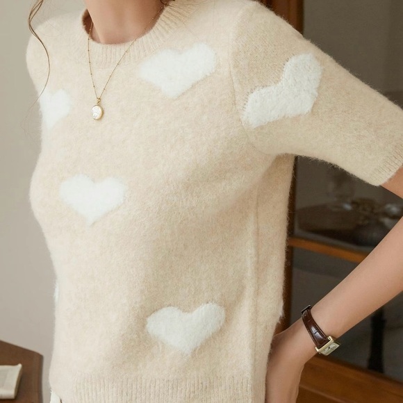 Cream/Tan and White Heart Design Knit Short Sleeve Sweater Size L - Picture 7 of 15